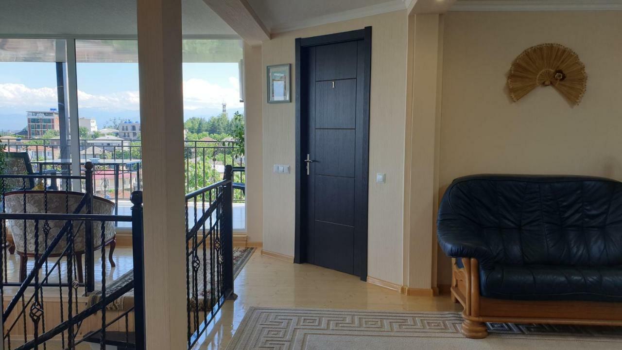 Hotel 9Th Sky Kutaisi Luaran gambar